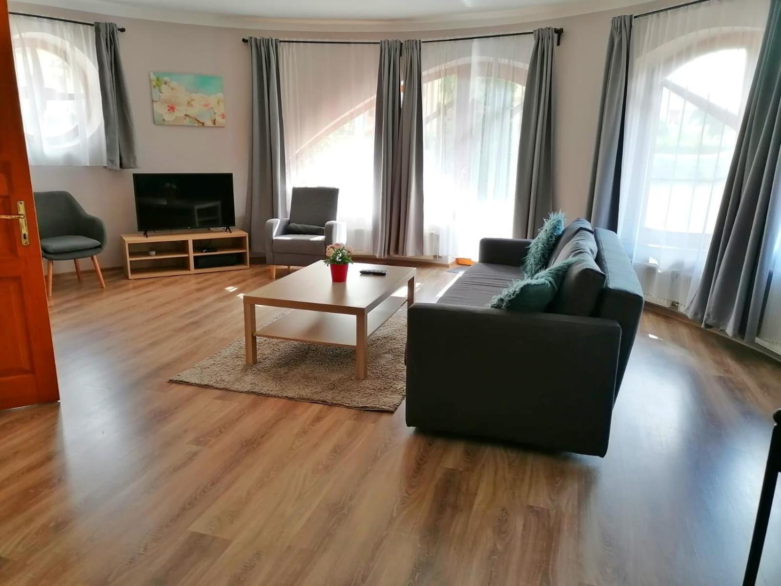 Pannonia Apartman 艾斯特根 外观 照片