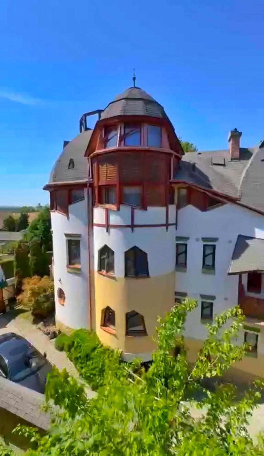 Pannonia Apartman 艾斯特根 外观 照片